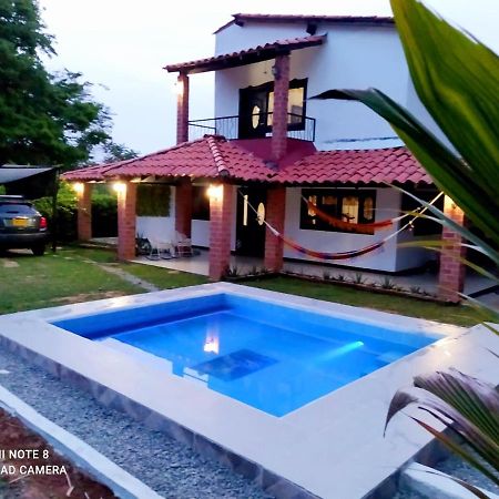 Casa Campo Emaus Caucasia Εξωτερικό φωτογραφία