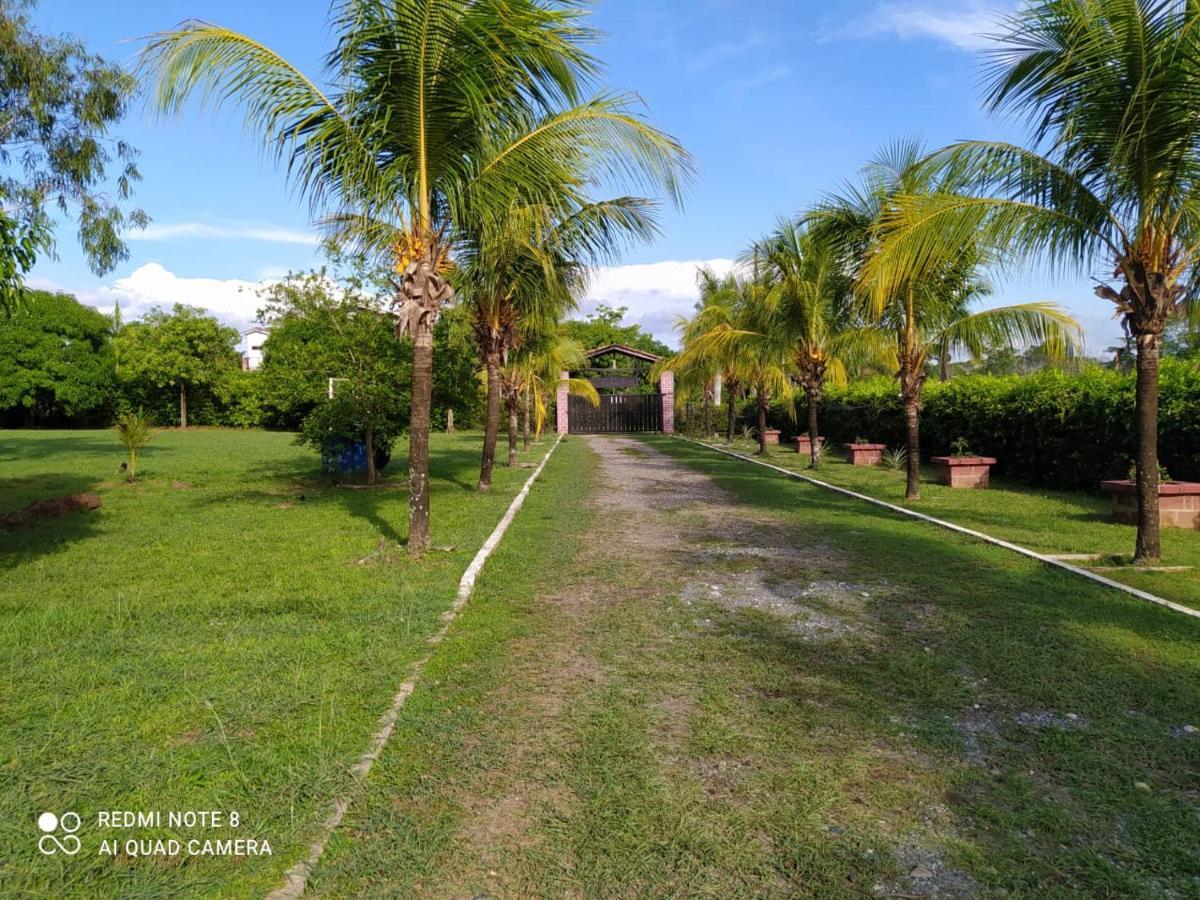 Casa Campo Emaus Caucasia Εξωτερικό φωτογραφία