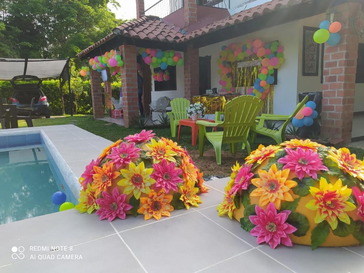 Casa Campo Emaus Caucasia Εξωτερικό φωτογραφία