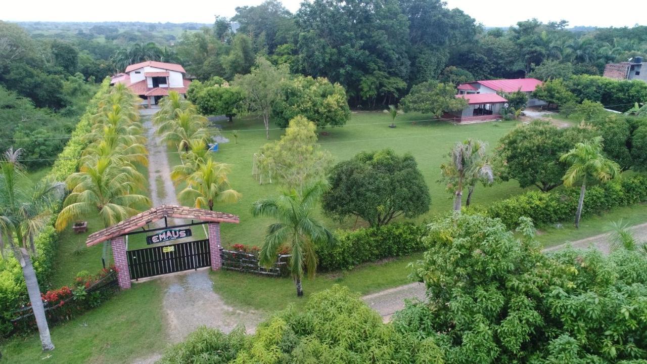 Casa Campo Emaus Caucasia Εξωτερικό φωτογραφία