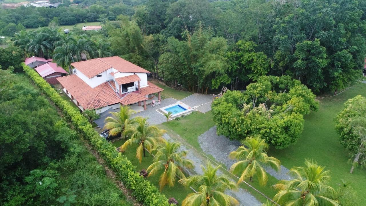 Casa Campo Emaus Caucasia Εξωτερικό φωτογραφία