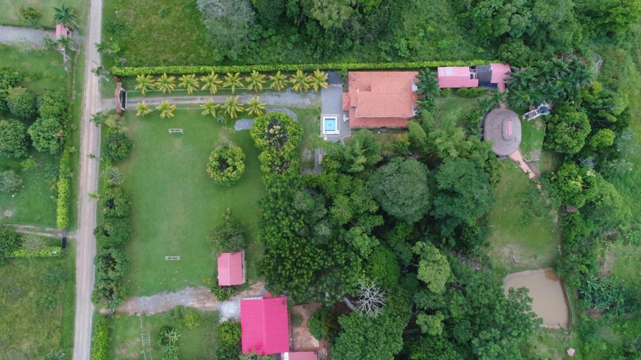 Casa Campo Emaus Caucasia Εξωτερικό φωτογραφία